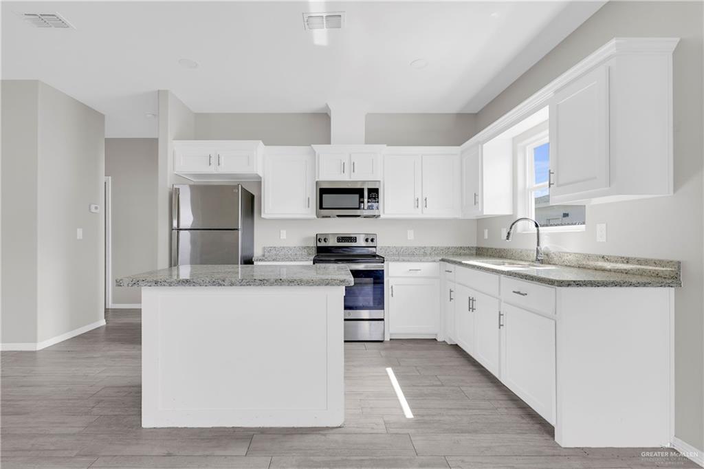 Photo 6 of 5007 Dahlia Street #3