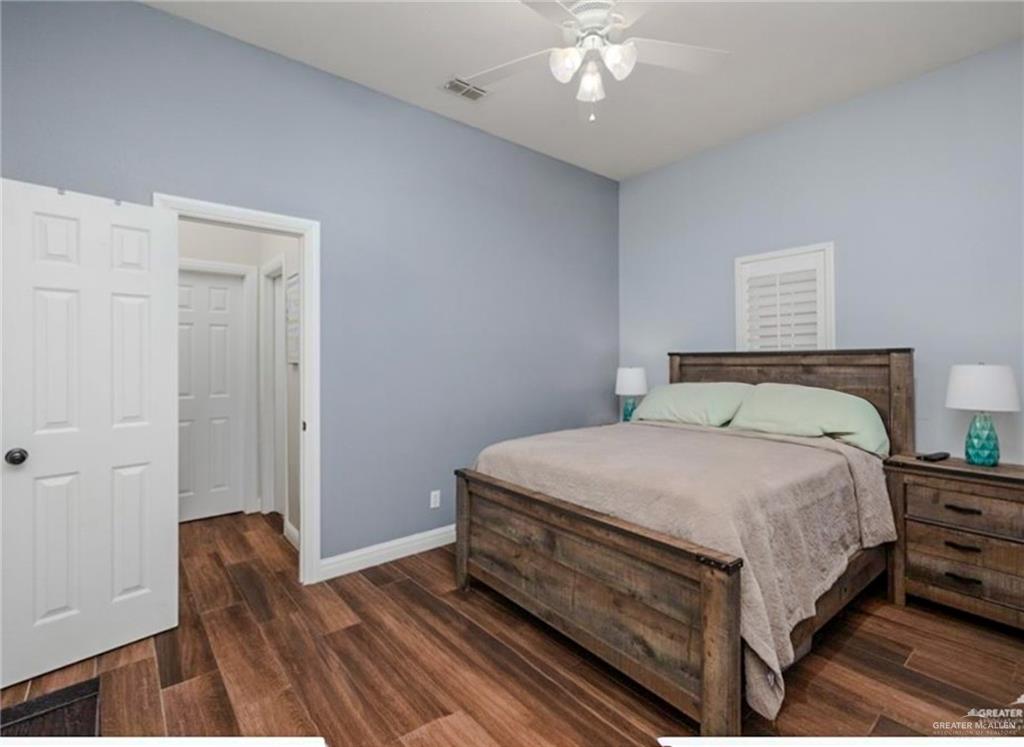 Photo 14 of 2513 Kings Drive