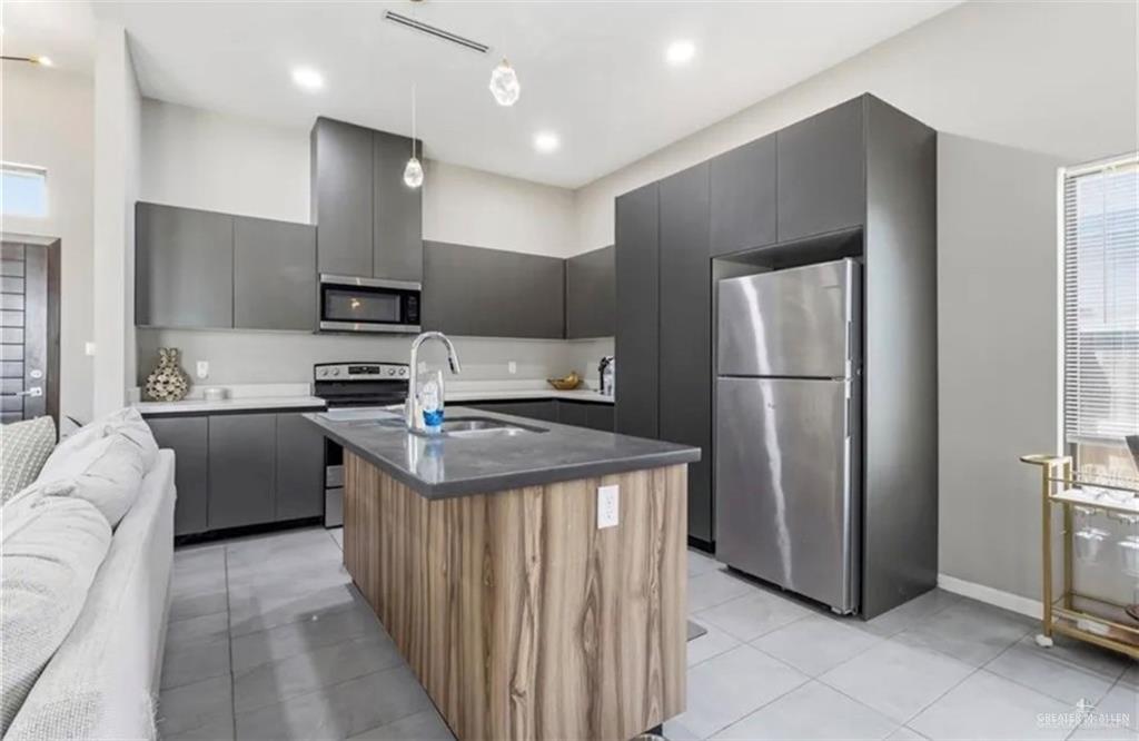 Photo 4 of 2615 Garman Street