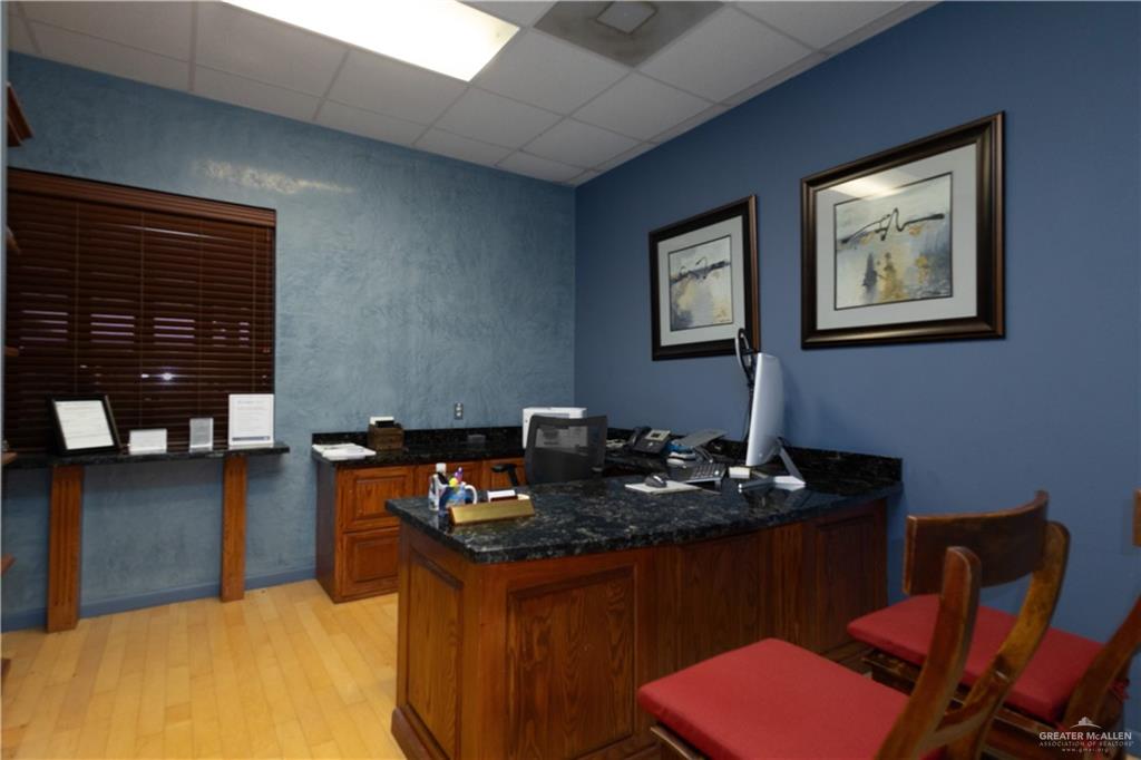 Photo 14 of 2721 Fountain Plaza Boulevard #Suite A