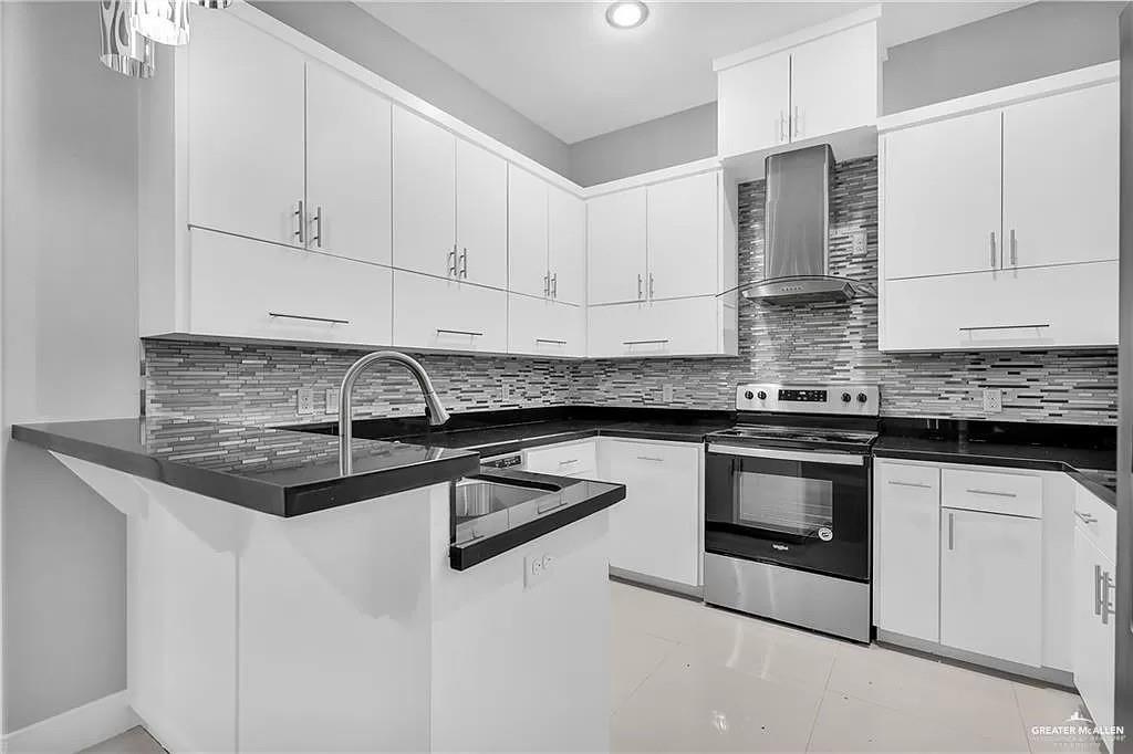 Photo 8 of 3016 L Street #1