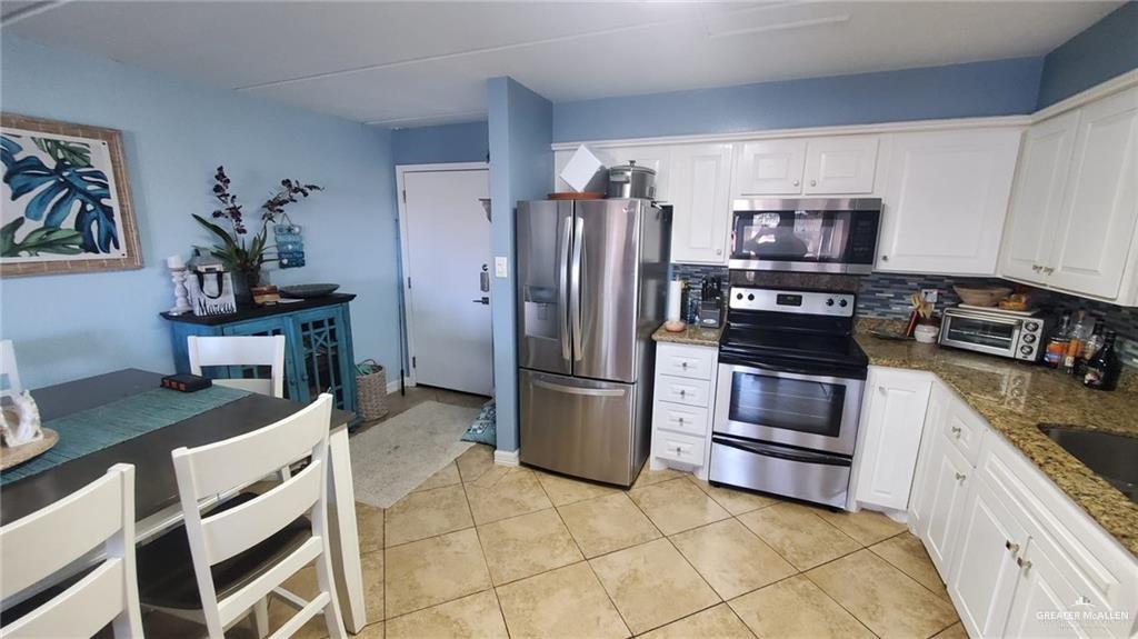 Photo 3 of 3113 Laguna Boulevard #219