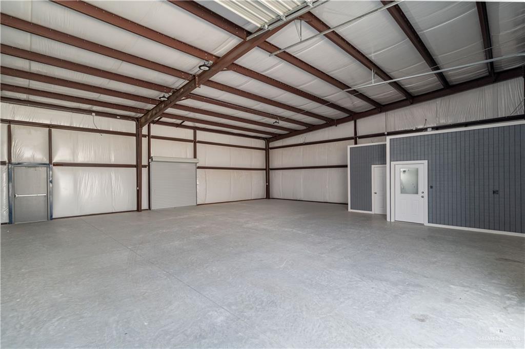 Photo 2 of 2103 Griffin Parkway #4