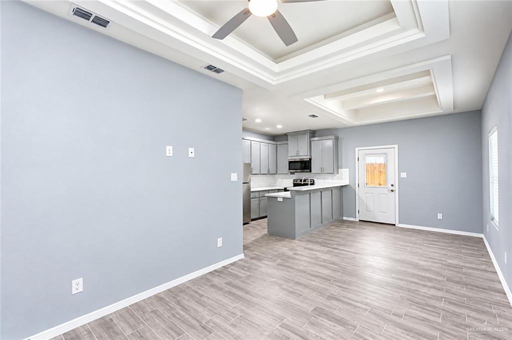 Photo 2 of 421 Acacia #2