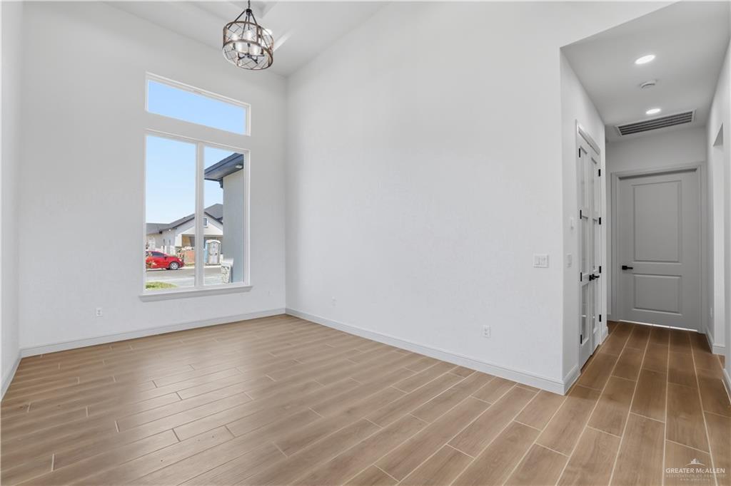 Photo 8 of 1108 Abraham Street