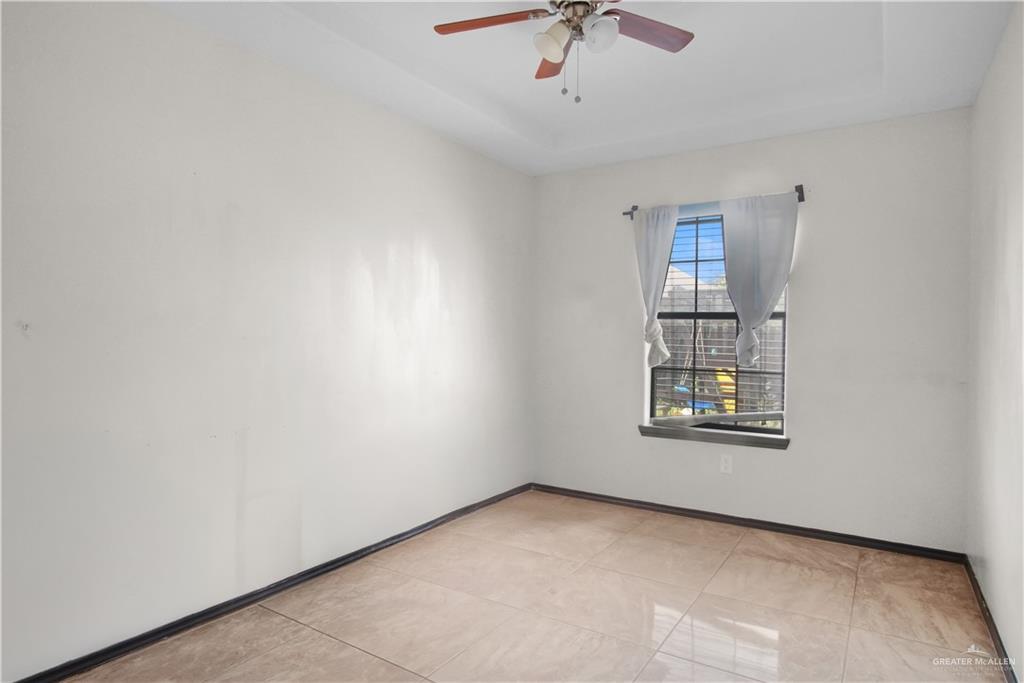 Photo 12 of 824 Dawes Avenue