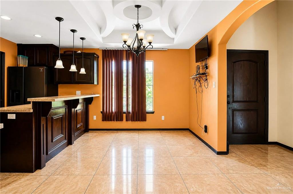 Photo 6 of 824 Dawes Avenue