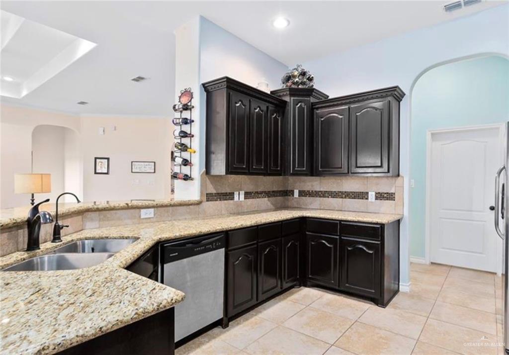 Photo 7 of 1805 Queens Avenue