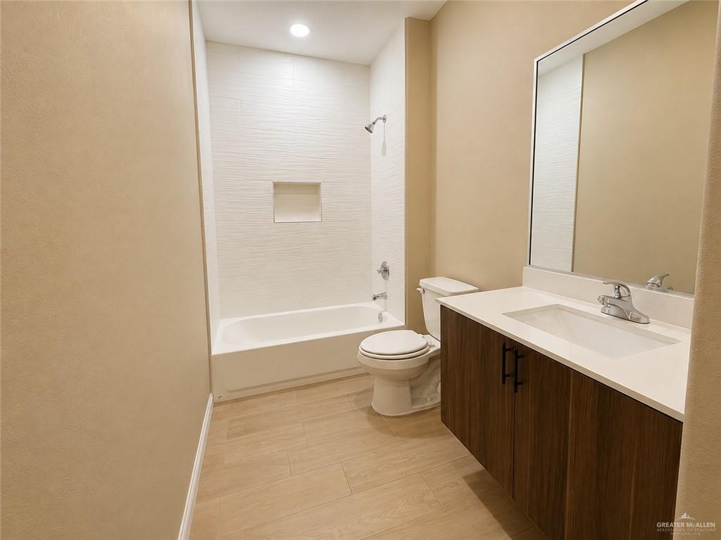 Photo 8 of 3101 Sandlewood Street #1