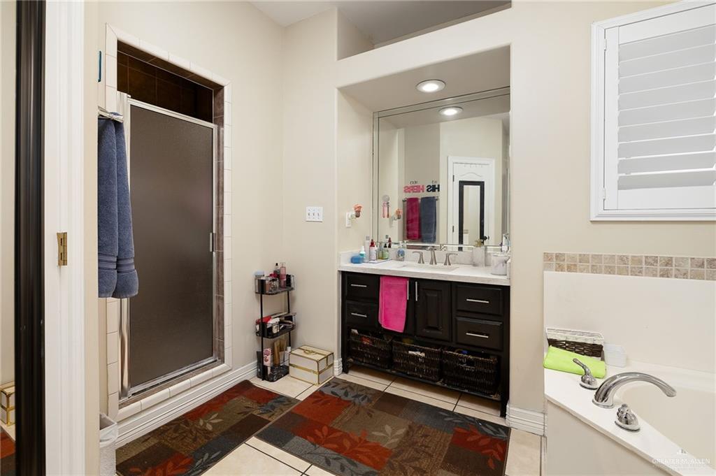 Photo 13 of 1406 La Ciniega Drive