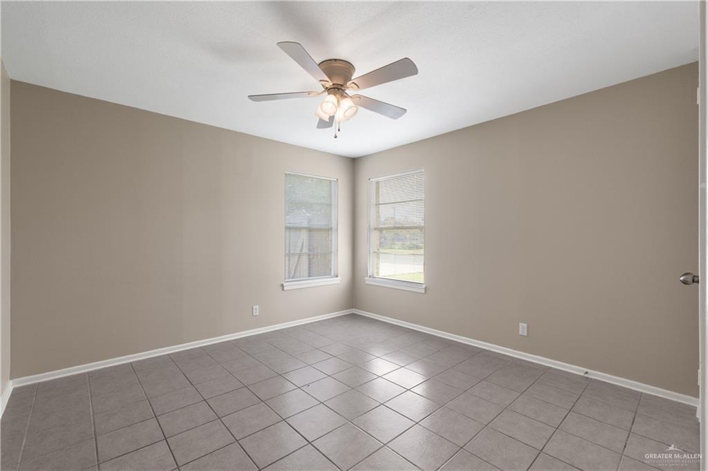 Photo 11 of 1422 Gardenia Avenue