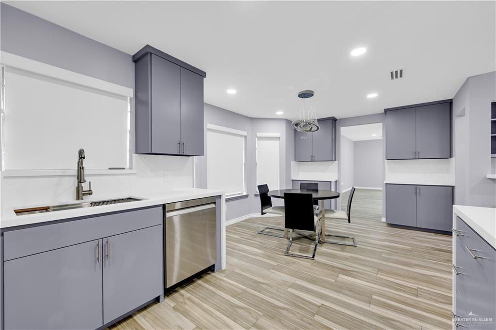 Photo 5 of 3005 Heron Avenue