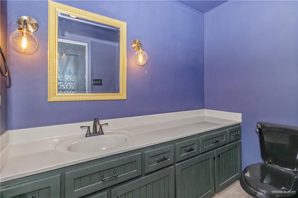 Photo 16 of 2318 Flushing Meadows