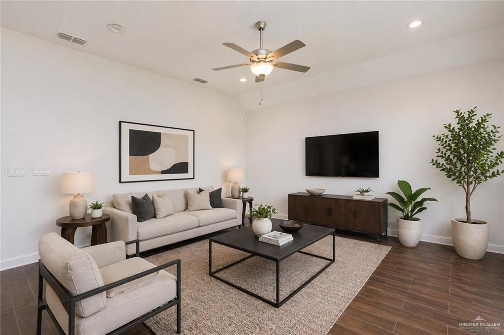 Photo 4 of 14801 Brazos Circle