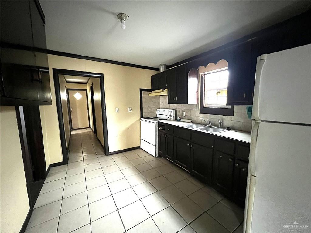 Photo 14 of 1116 Hawk Avenue