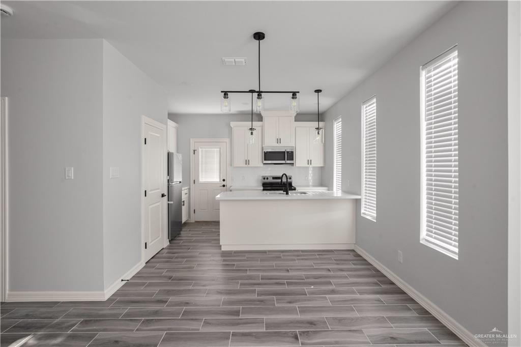 Photo 4 of 504 Emerald Avenue #1