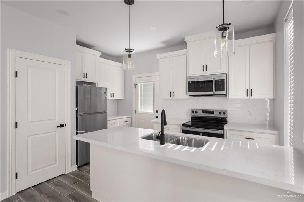 Photo 5 of 504 Emerald Avenue #1