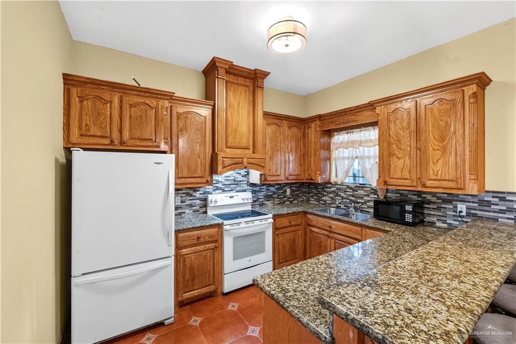 Photo 6 of 552 Godornis Street