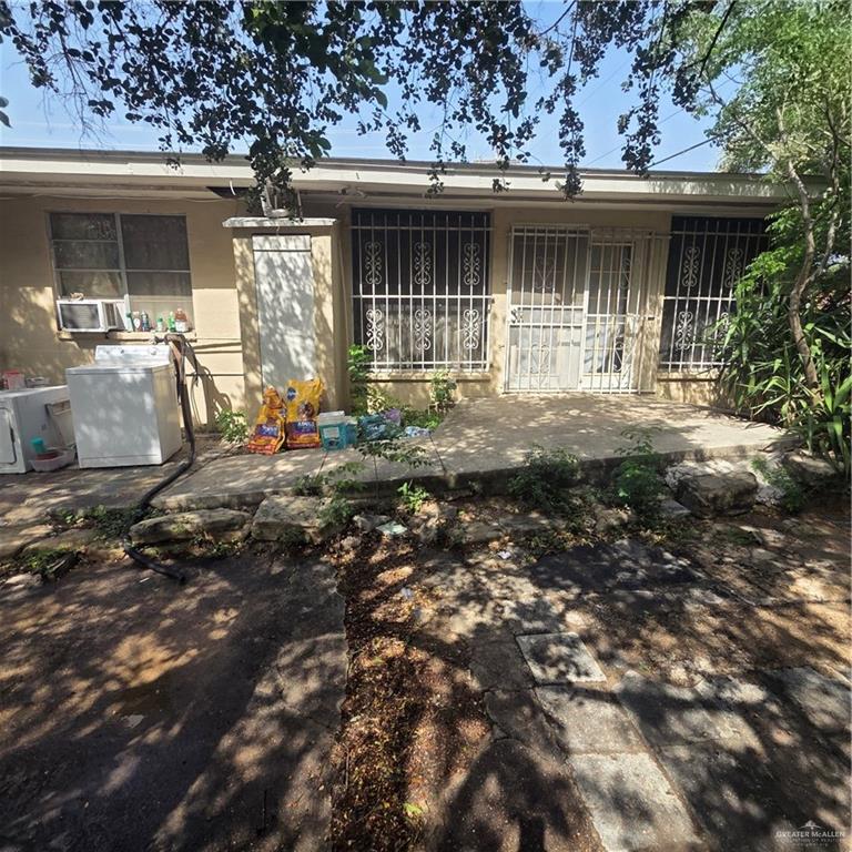 Photo 12 of 1308 Garcia Street
