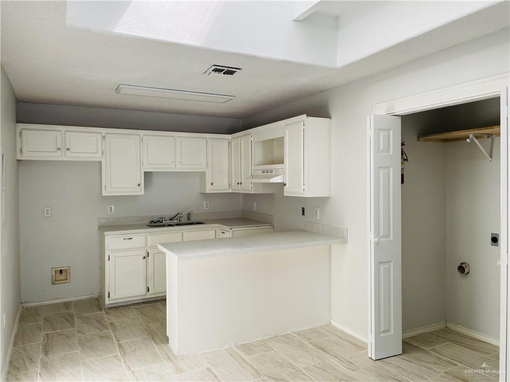 Photo 3 of 2205 Kimberly Lane #C
