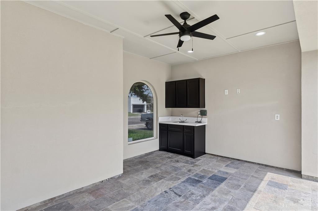 Photo 17 of 2021 Rice Avenue
