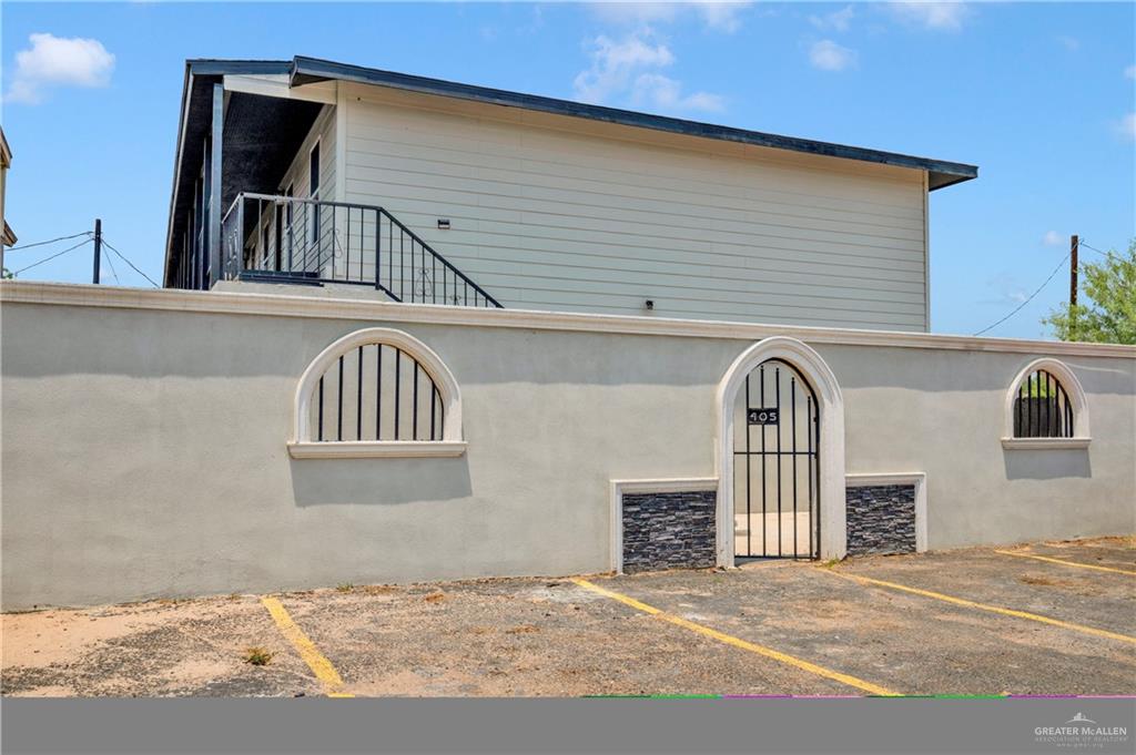 Photo 25 of 405 Guerra Street