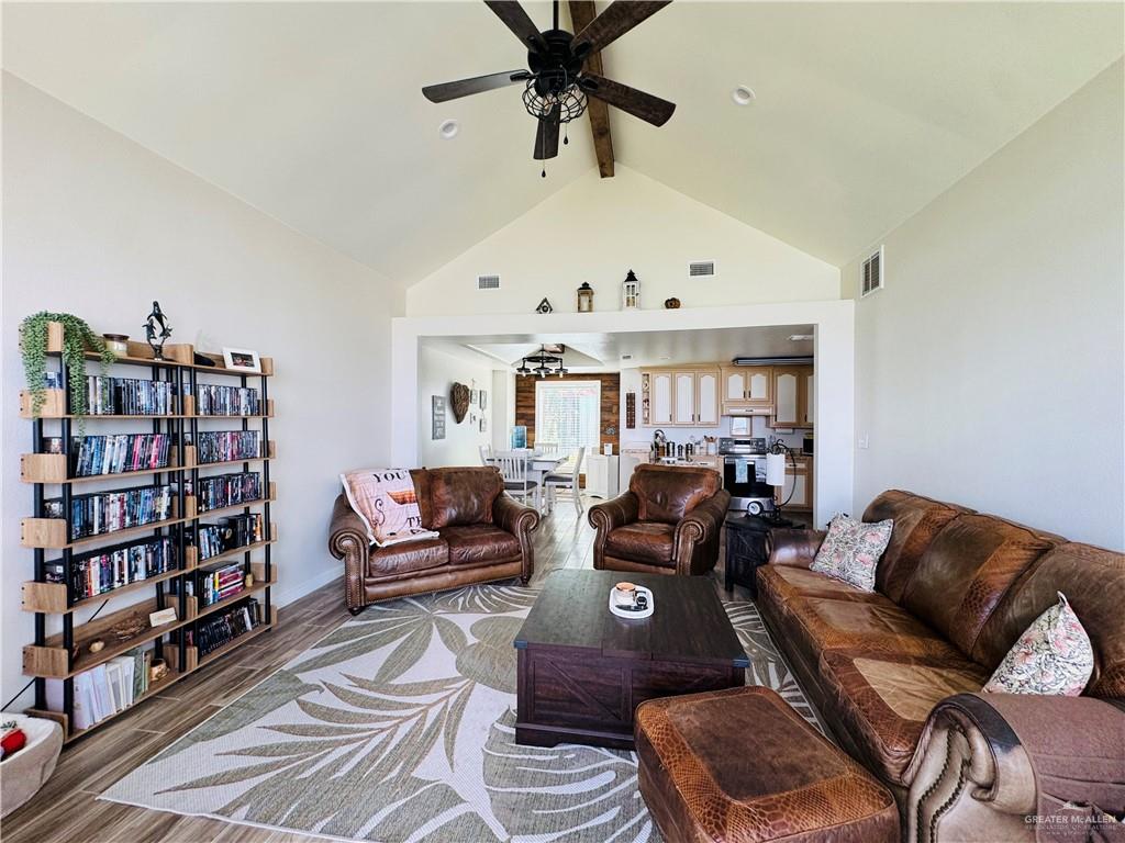 Photo 5 of 8560 Lago Vista Drive