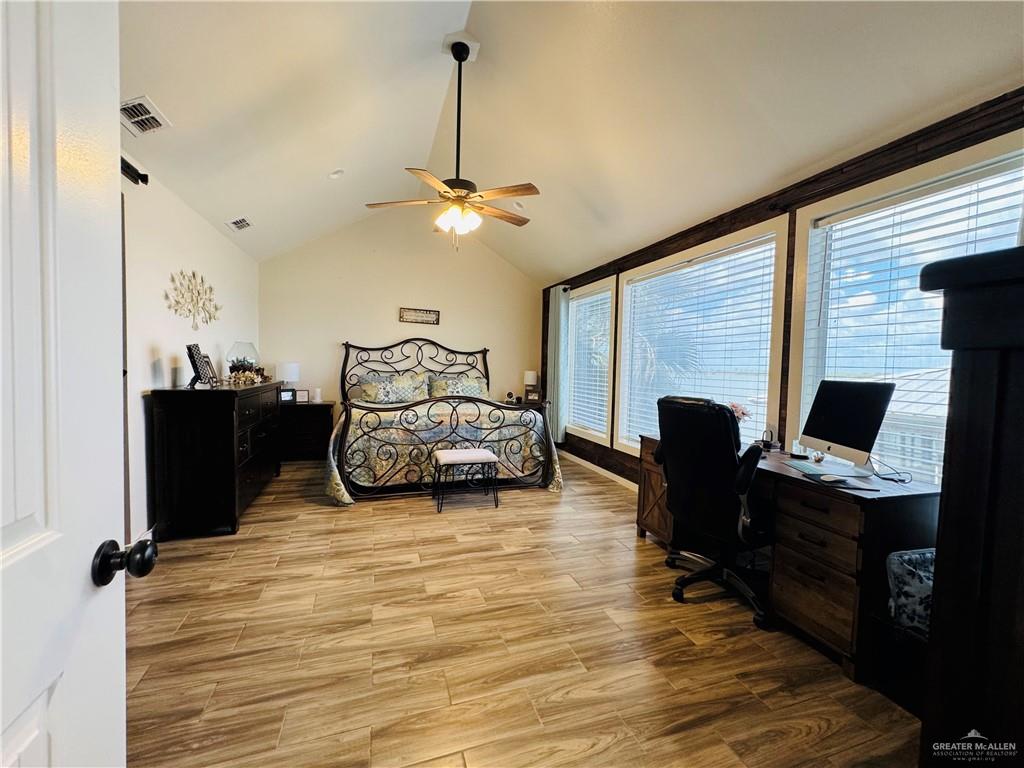 Photo 8 of 8560 Lago Vista Drive