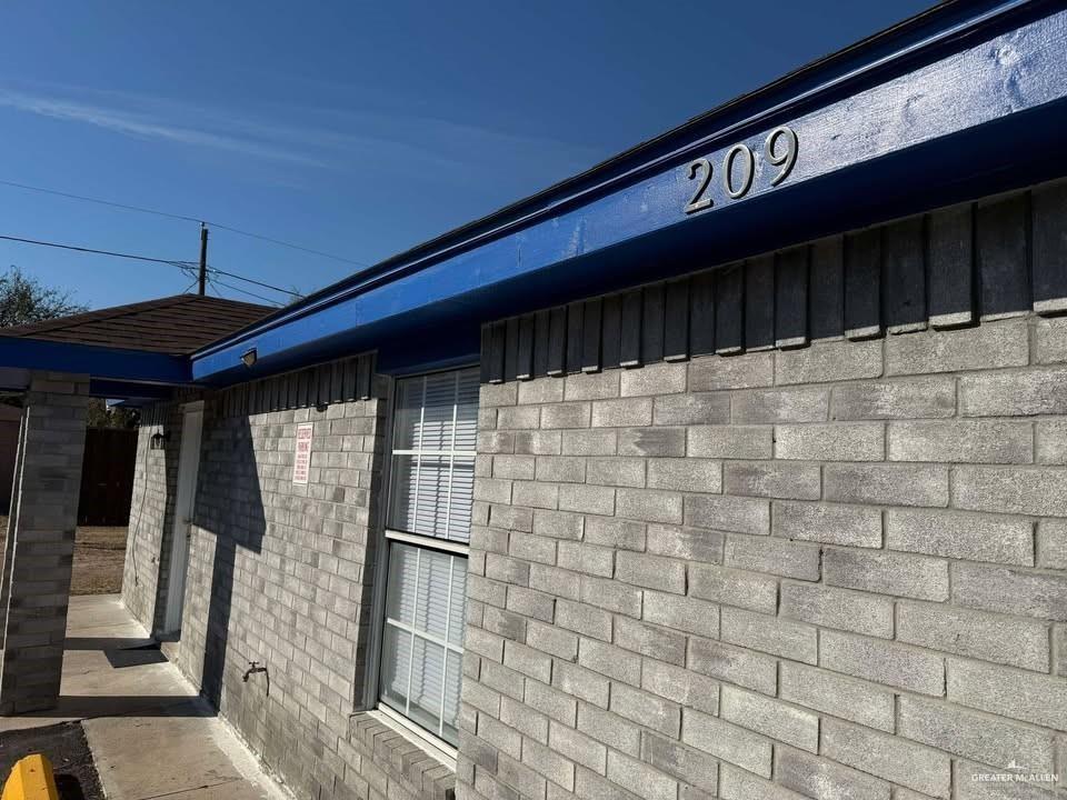 Photo 7 of 209 Bluebonnet Street