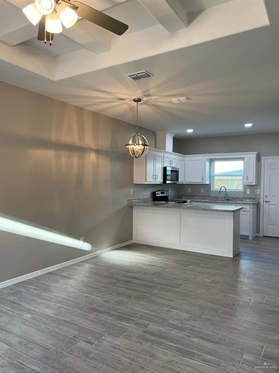 Photo 3 of 2112 Redbud Lane