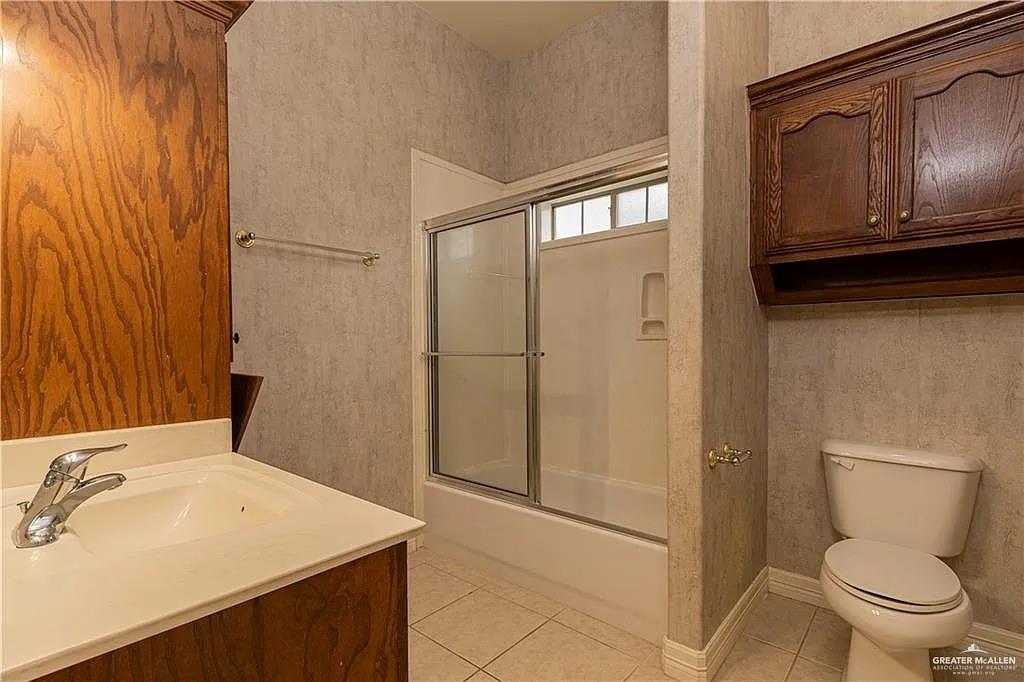 Photo 4 of 2433 7th Street