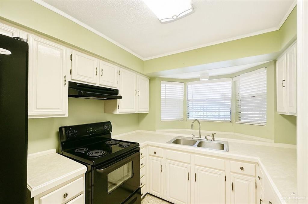 Photo 4 of 2417 Iris Avenue