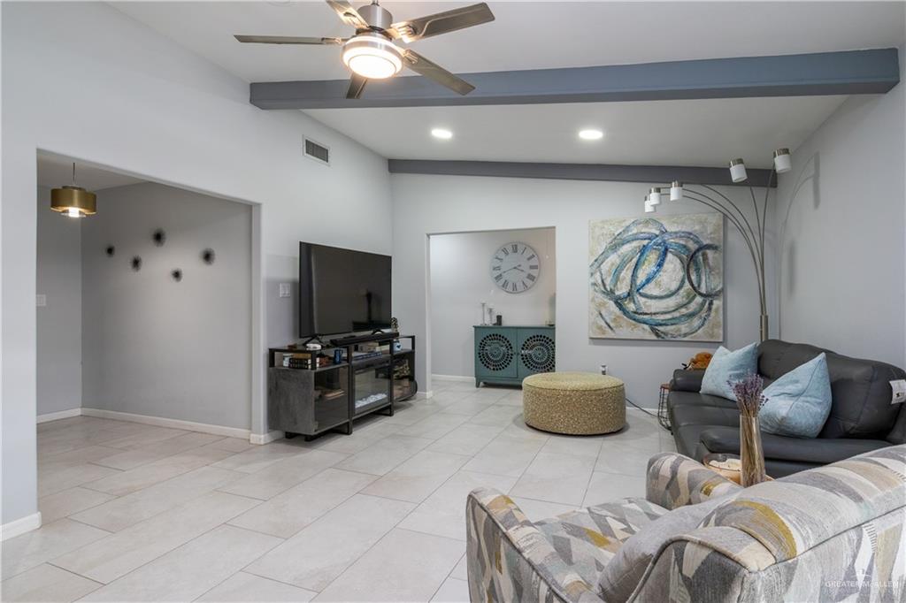 Photo 4 of 131 Hibiscus Avenue
