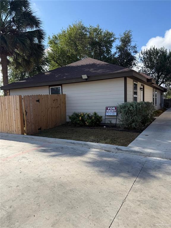 Photo 2 of 906 Tom Landry Street #1