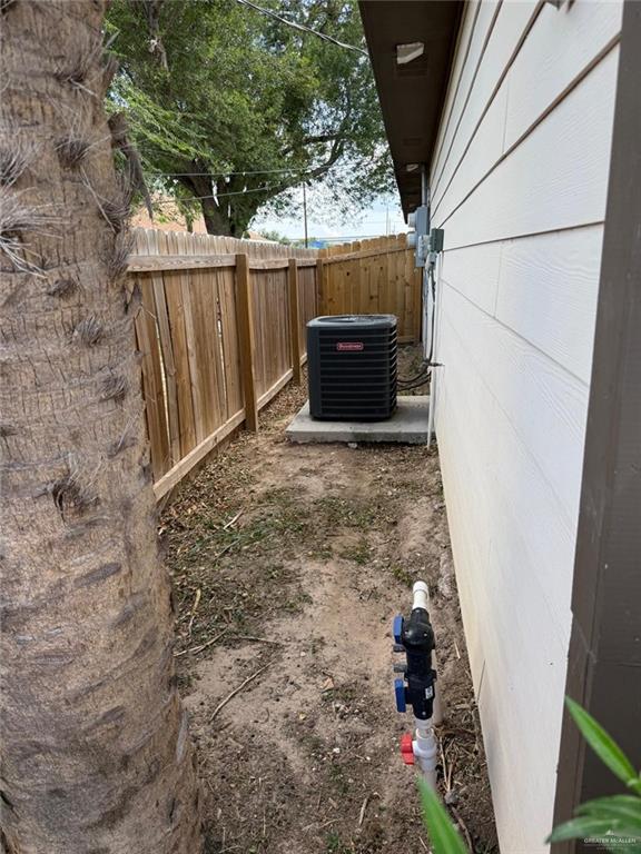 Photo 24 of 906 Tom Landry Street #1