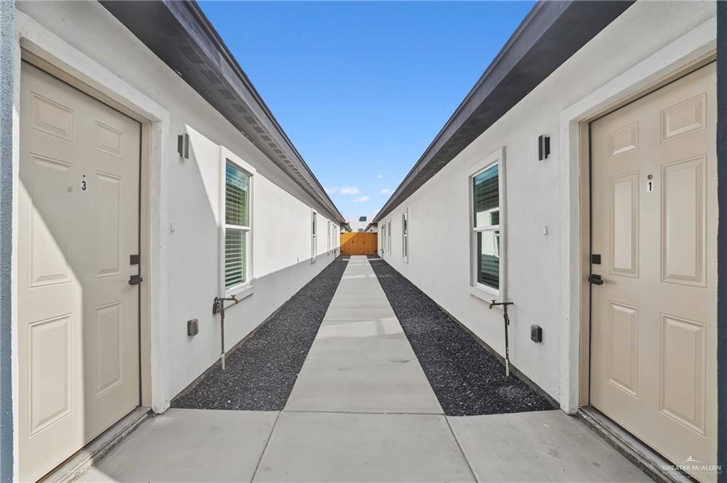 Photo 2 of 1304 Rosewood Lane #1