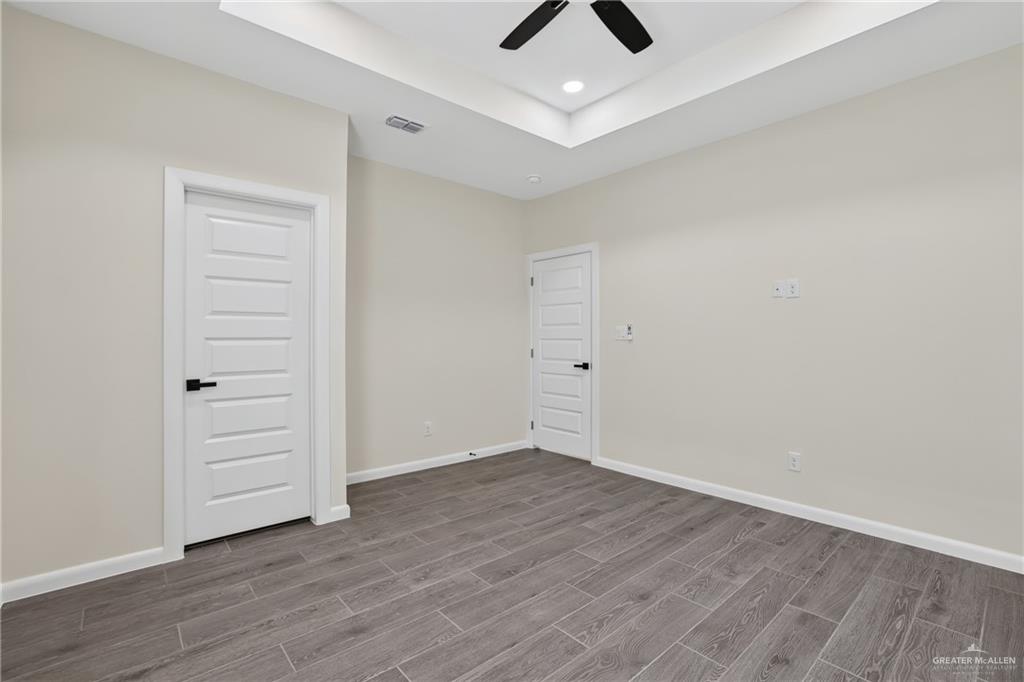 Photo 6 of 1304 Rosewood Lane #1