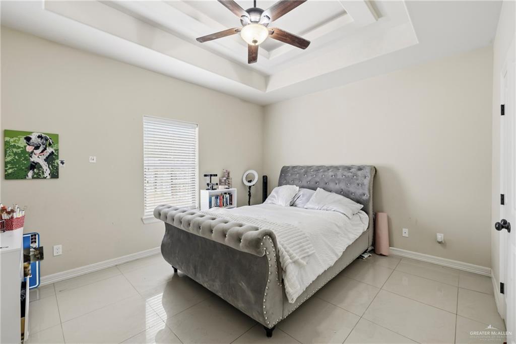 Photo 12 of 5104 Highland Avenue
