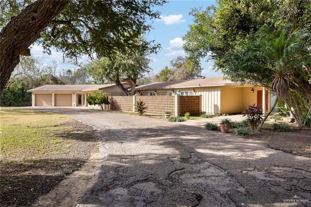 Photo 1 of 4015 Hobbs Drive, Edinburg
