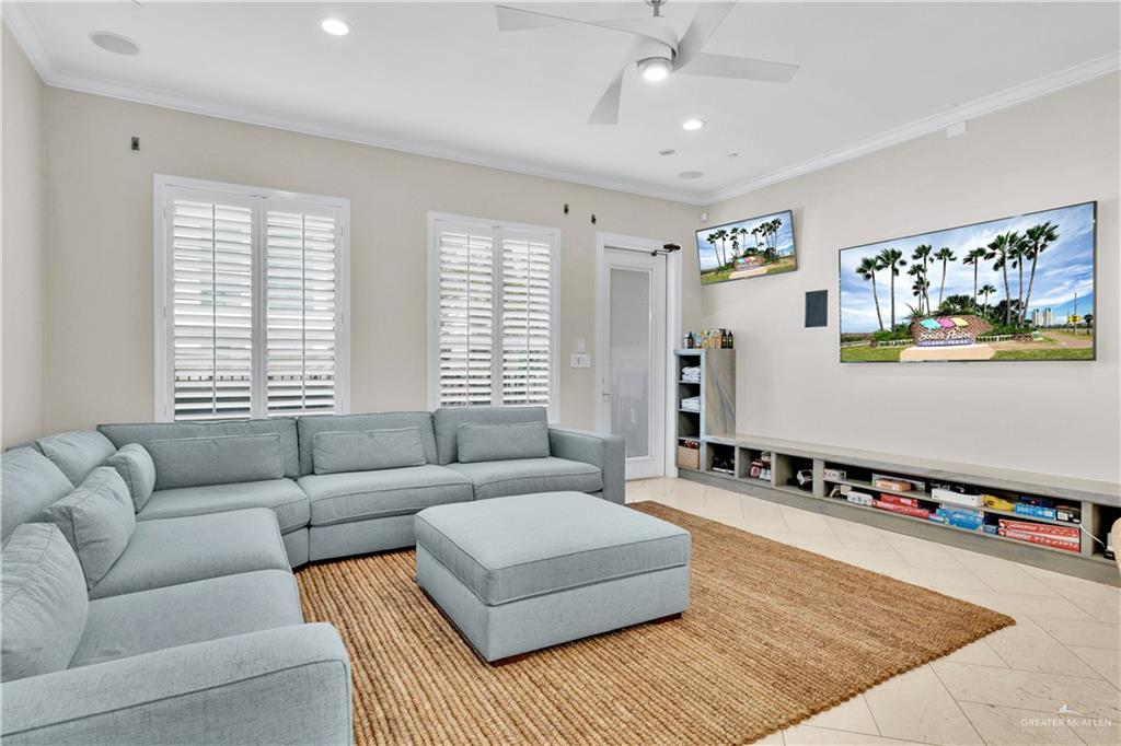 Photo 13 of 107 Palm Street