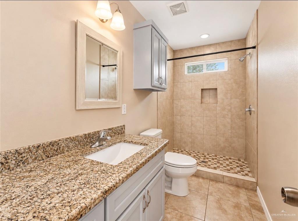 Photo 6 of 538 Bowie Avenue