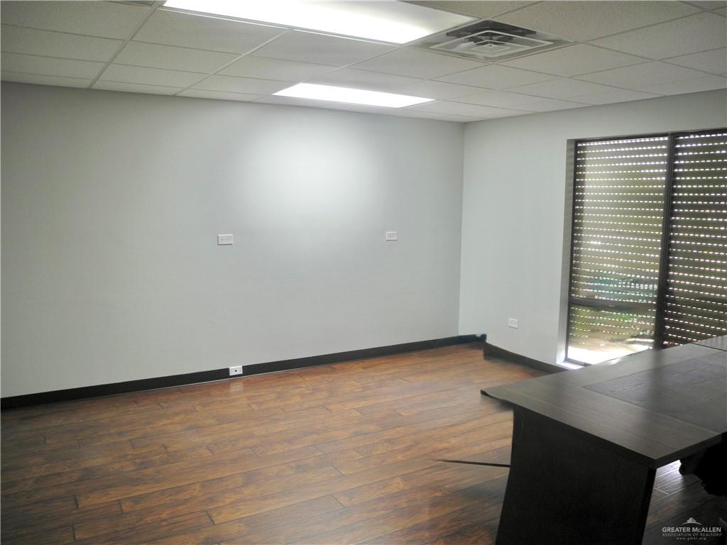 Photo 9 of 900 Kerria Avenue