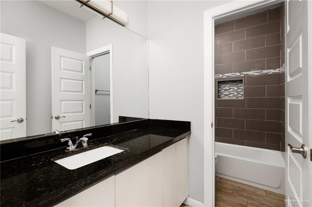 Photo 5 of 3707 Valeria Street #2