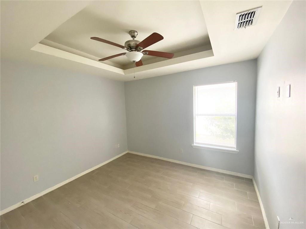 Photo 7 of 1227 White Oak Drive #4, 3