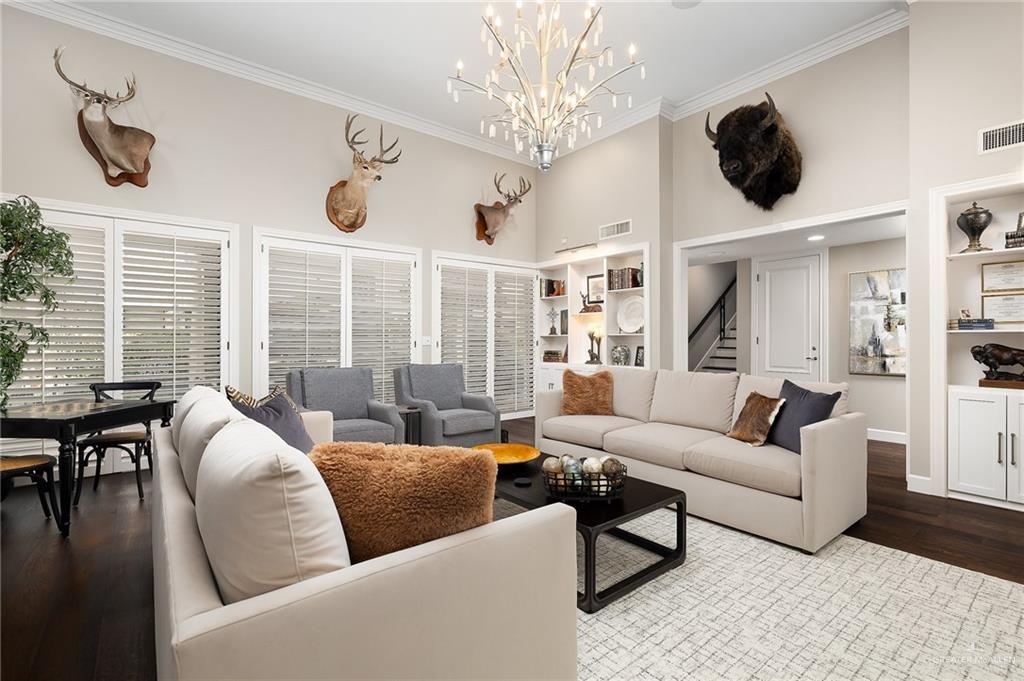 Photo 8 of 31 Villas Jardin Drive