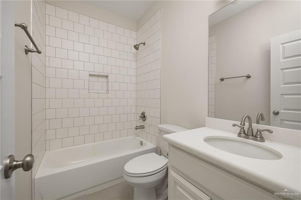 Photo 12 of 820 Templo Dorado Street