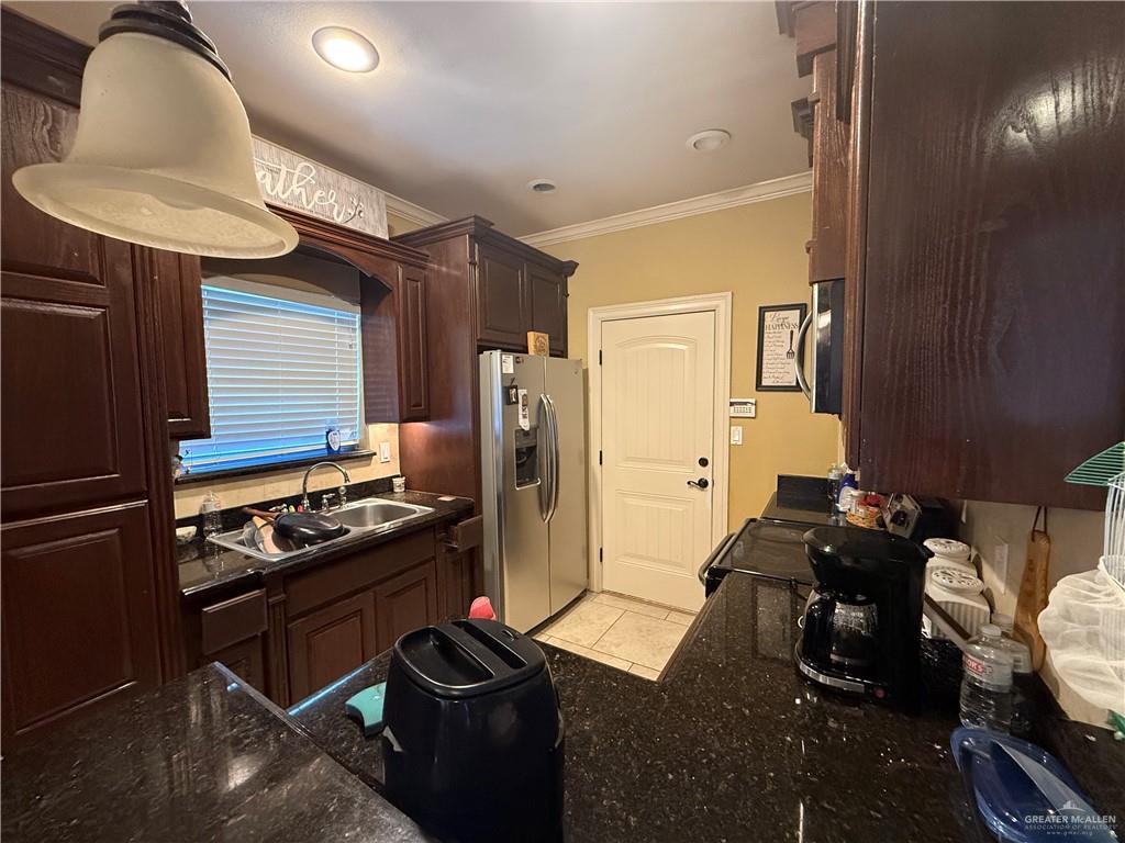 Photo 2 of 912 Canela Avenue