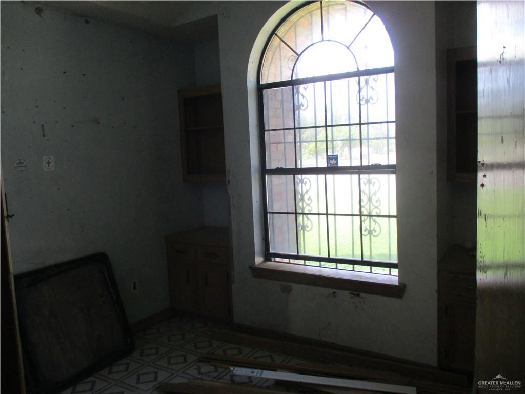 Photo 8 of 700 Franciska Street