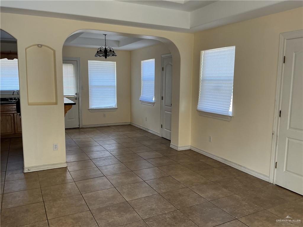Photo 13 of 4008 Parkplace Avenue #3