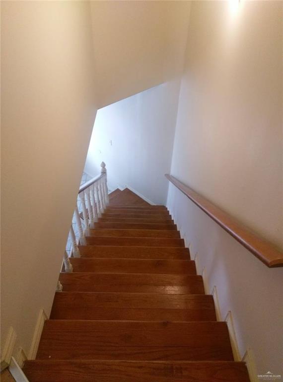 Photo 5 of 1023 Sumpter Court